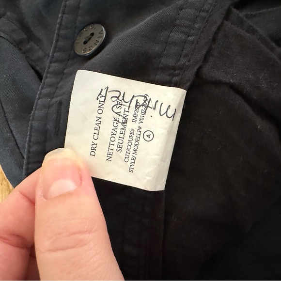 Vince black pleated cuffed shorts - Picture 6 of 7